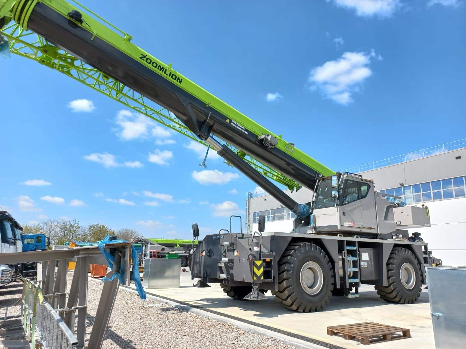Autogru Zoomlion ZRT 600 - Image 6