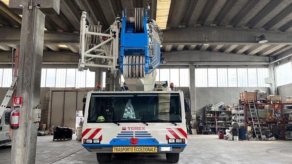 Grues mobiles Demag AC 200/1